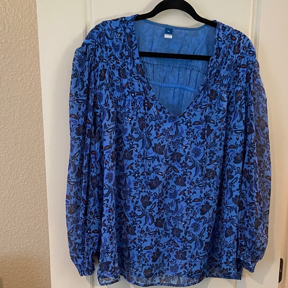 Beautiful blue blouse!